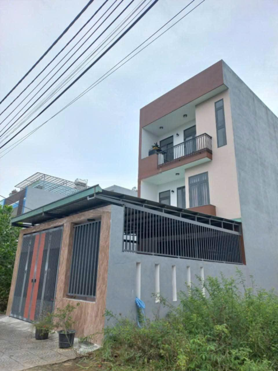 Bán nhà GẤP - Mới xây 2 năm - Nhà 3 tầng - Đường 605, Xã Hòa Tiến, Hòa Vang, Đà Nẵng