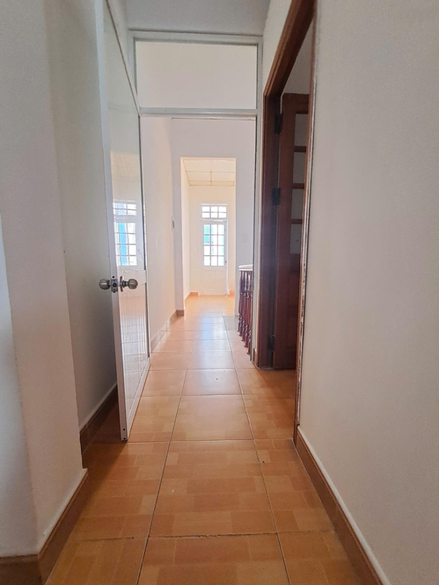 Nhà 2 tầng ngay Võ Văn Kiệt , cách biển Mỹ Khê 500m