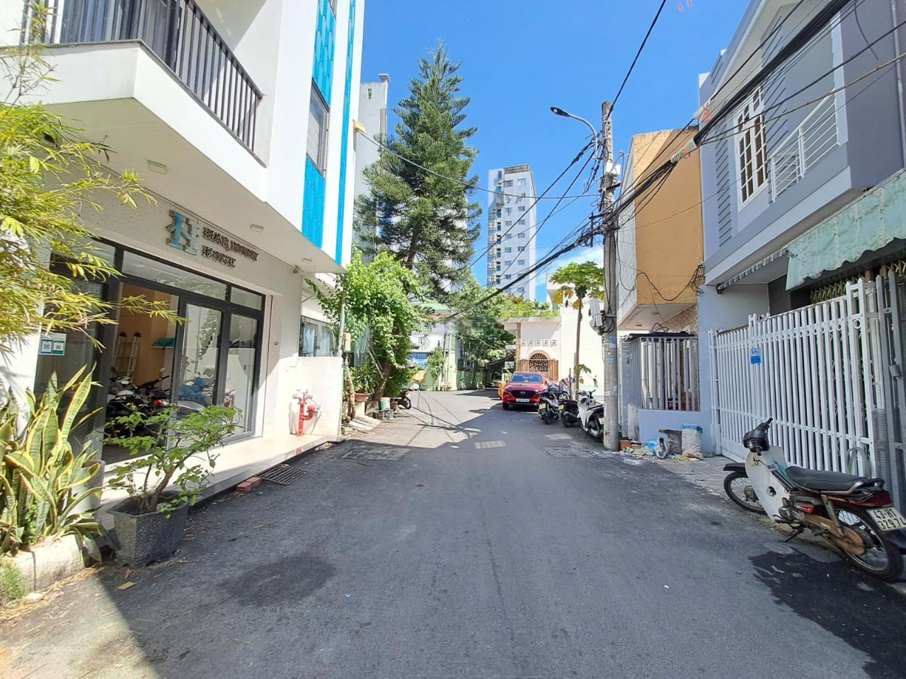 Nhà 2 tầng ngay Võ Văn Kiệt , cách biển Mỹ Khê 500m