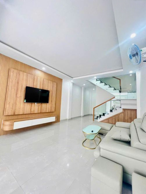 Bán nhà 3 tầng hẻm 185 Đinh Tiên Hoàng, Buôn Ma Thuột 3,68 tỷ
