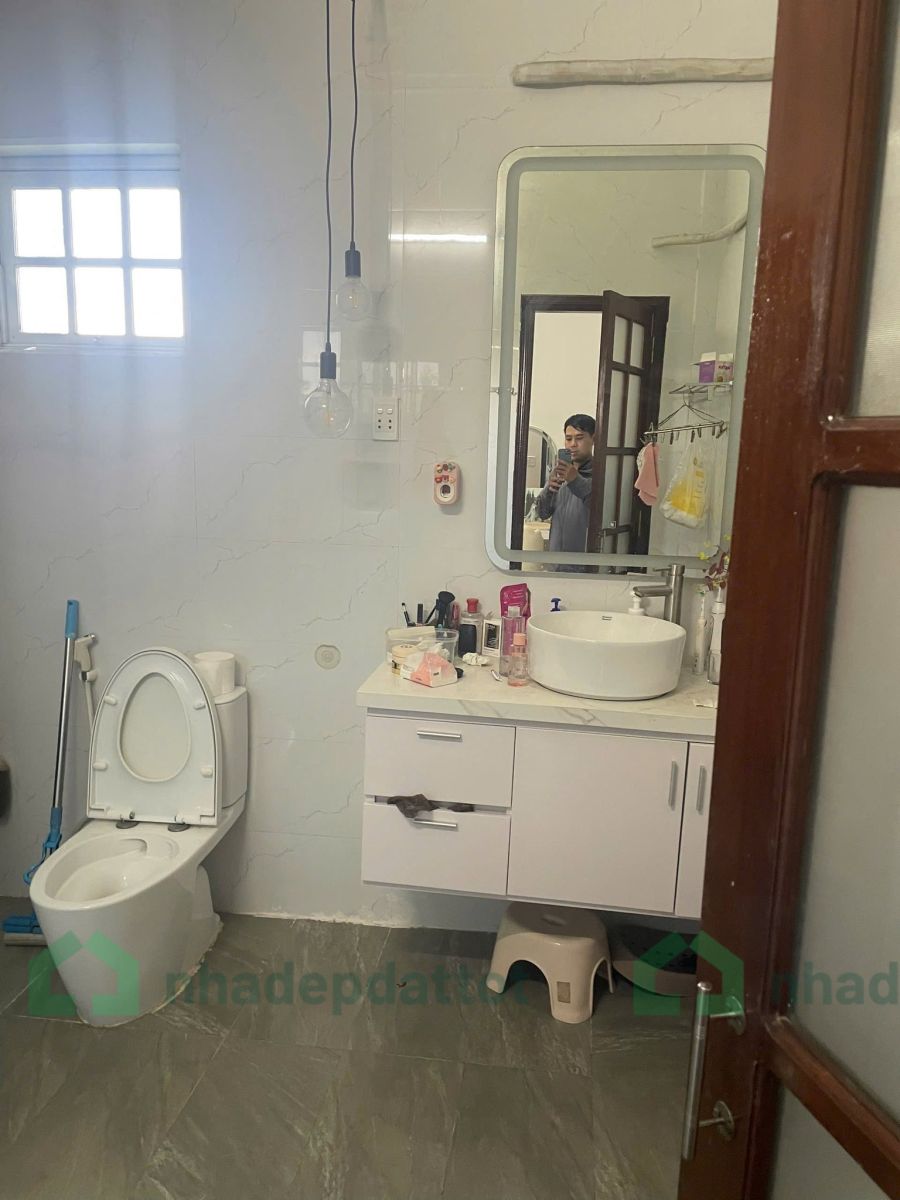 CHO THUÊ NHÀ 3 TẦNG MẶT TIỀN NGUYỄN LỘ TRẠCH – TRUNG TÂM TP. HUẾ - 10TR/THÁNG