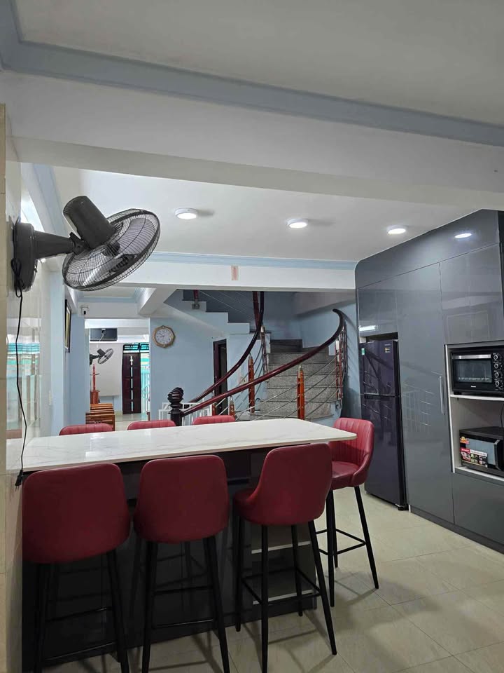 Cơ hội hiếm: Nhà 5 tầng 106,5m² kiệt Bà Triệu – Thuận Hóa, giá tốt 7,3 tỷ