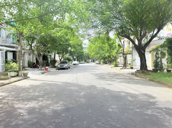 CẦN BÁN GẤP MẶT TIỀN NGUYỄN SINH KHIÊM – KHU DÂN TRÍ CAO, VĂN MINH. GIÁ CẢ HỢP LÝ