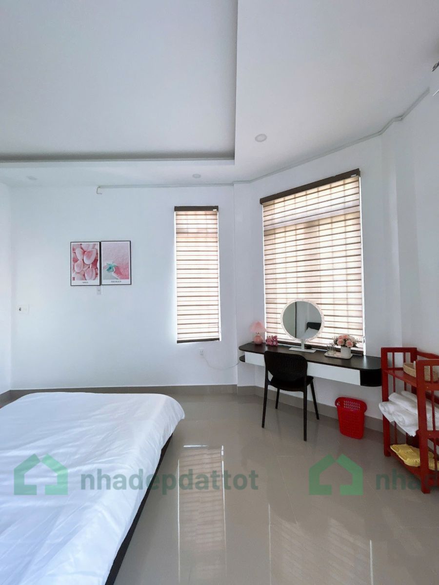 Nhà 3 tầng trung tâm Phan Bội Châu – cạnh chợ Bến Ngự, giá chỉ 3,25 tỷ