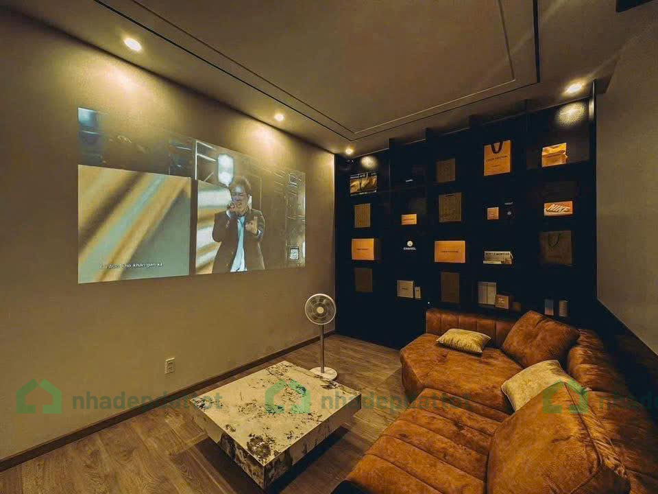 ĐỊNH CƯ NƯỚC NGOÀI – BÁN NHÀ 3 TẦNG FULL NỘI THẤT NHẬP KHẨU – VIEW KÊNH SIÊU ĐẸP