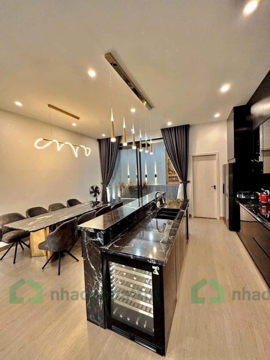 ĐỊNH CƯ NƯỚC NGOÀI – BÁN NHÀ 3 TẦNG FULL NỘI THẤT NHẬP KHẨU – VIEW KÊNH SIÊU ĐẸP