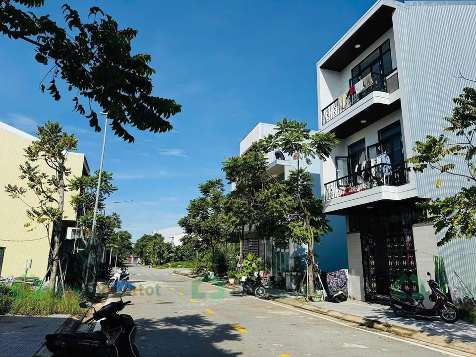 BÁN ĐẤT KQH CiC8 – TRỤC ĐƯỜNG SỐ 12 – VIEW BÃI ĐỖ XE ĐẸP NHẤT KHU!