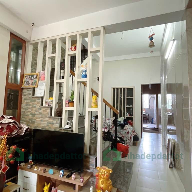 Bán nhà 2 tầng 100m2 đường Nguyễn Khoa Chiêm, TP.Huế - giá chỉ 2 tỷ xx