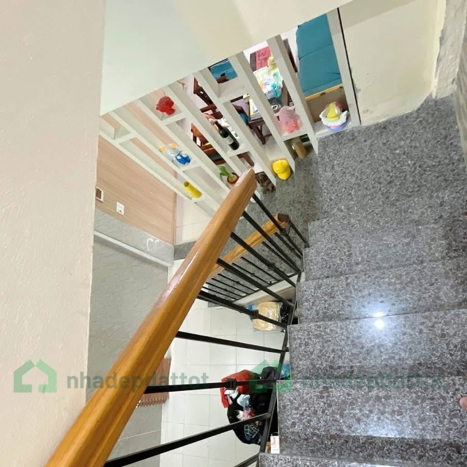 Bán nhà 2 tầng 100m2 đường Nguyễn Khoa Chiêm, TP.Huế - giá chỉ 2 tỷ xx