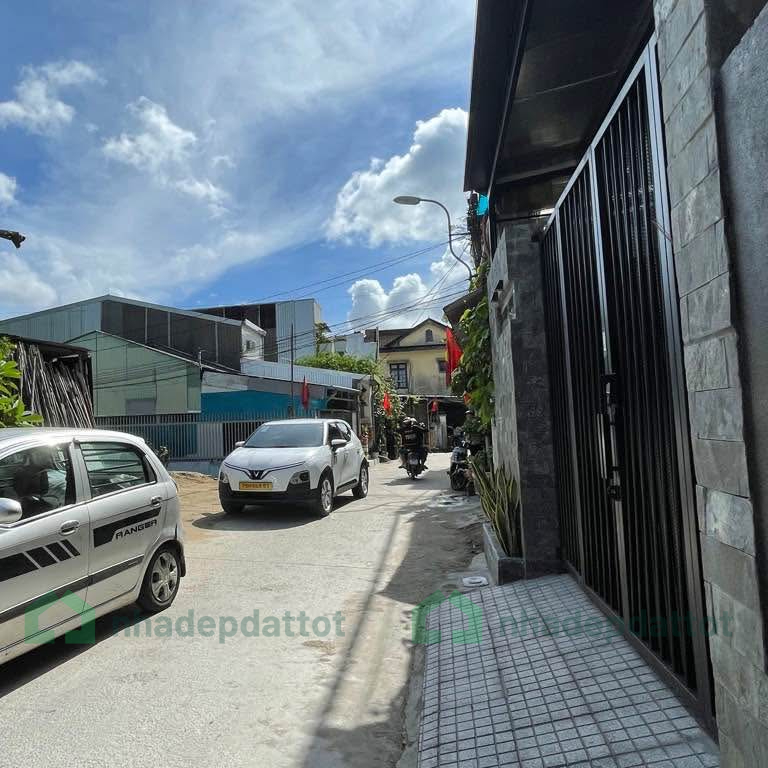 Bán nhà 2 tầng 100m2 đường Nguyễn Khoa Chiêm, TP.Huế - giá chỉ 2 tỷ xx