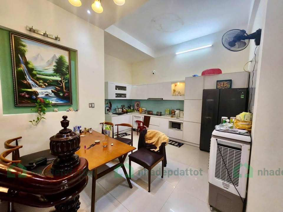BÁN ĐẤU GIÁ NHÀ 3 TẦNG SIÊU VIP – KIỆT 244 PHAN CHU TRINH – TRUNG TÂM TP. HUẾ - 6 TỶ 4
