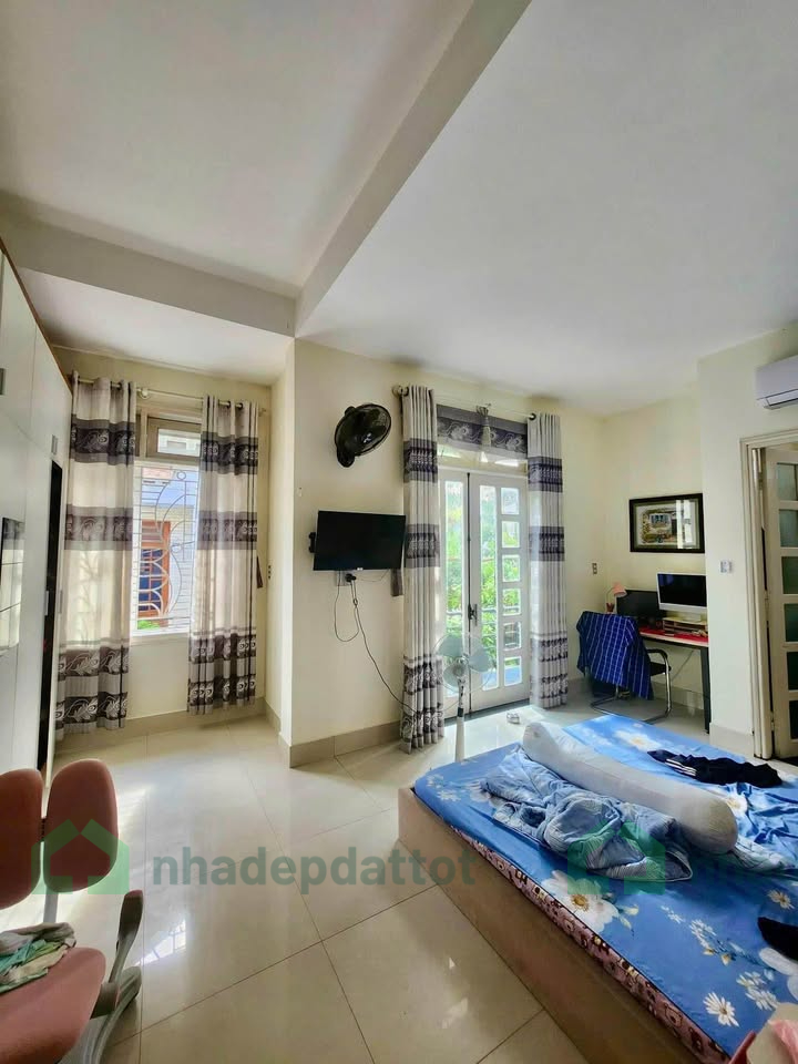 BÁN ĐẤU GIÁ NHÀ 3 TẦNG SIÊU VIP – KIỆT 244 PHAN CHU TRINH – TRUNG TÂM TP. HUẾ - 6 TỶ 4