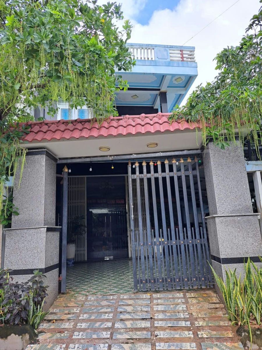 Cần bán gấp nhà tại trạm thu phí hầm, Đèo Cả, Đông Hòa, Phú Yên. Giá 2 tỷ