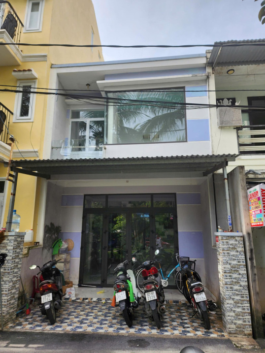 Bán nhà 2 tầng khu phố cổ Hội An – cách phố đi bộ chỉ vài bước chân, giá hợp lý