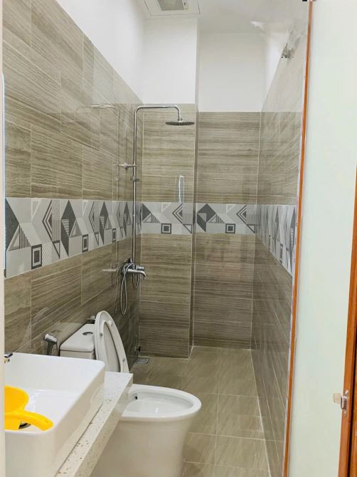 NHÀ 2 TẦNG KIỆT ÔTÔ BẦU ỐC – 103M² – GẦN NGUYỄN TẤT THÀNH, CHO THUÊ 8TR/THÁNG