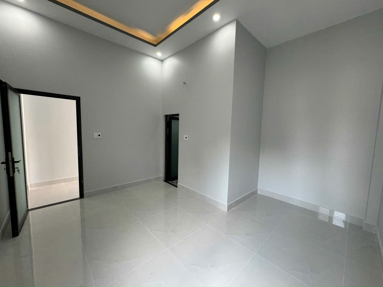 NHÀ ĐẸP LONG HOA! 171m² có sân ô tô, gần chợ/trường. Pháp lý hoàn chỉnh. Giá 1.6 Tỷ chốt nhanh.