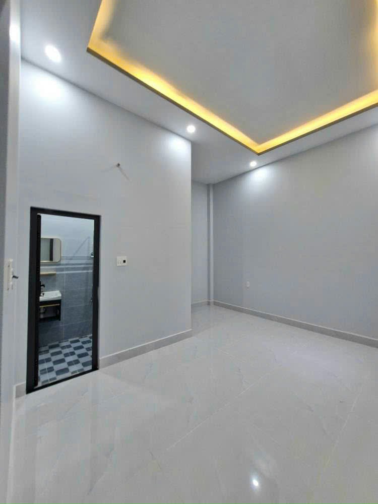 NHÀ ĐẸP LONG HOA! 171m² có sân ô tô, gần chợ/trường. Pháp lý hoàn chỉnh. Giá 1.6 Tỷ chốt nhanh.