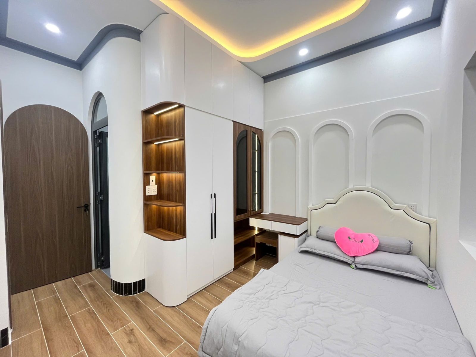 🔥 CẦN BÁN CĂN BIỆT THỰ MÁI THÁI GÓC 3 MẶT TIỀN NGAY TẠI TRUNG TÂM F4 - VĨNH LONG 🔥