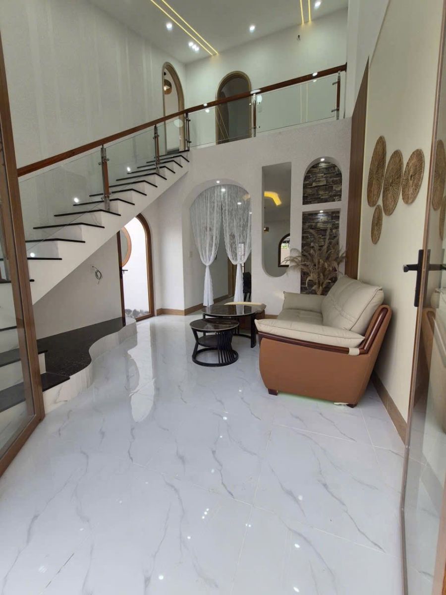 🏠 BÁN NHÀ MỚI ĐẸP KHU PHỐ LONG HỒ – VĨNH LONG | 94m² | ĐƯỜNG Ô TÔ | GIÁ 2,29 TỶ