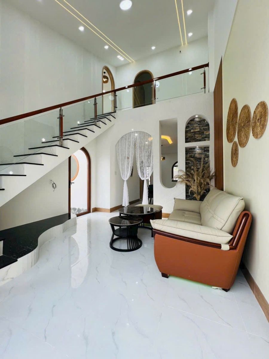 🏠 BÁN NHÀ MỚI ĐẸP KHU PHỐ LONG HỒ – VĨNH LONG | 94m² | ĐƯỜNG Ô TÔ | GIÁ 2,29 TỶ