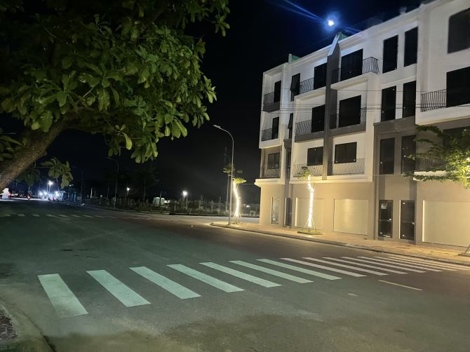 Bán lô đất mặt tiền đường D1 KĐT Long Vân Quy Nhơn view chung cư IEC