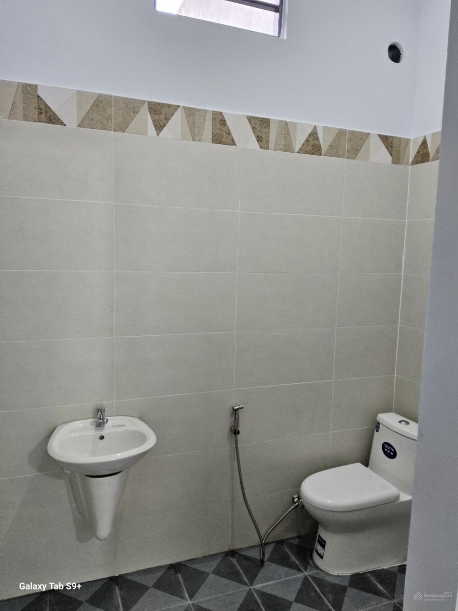 Cho thuê nhà 90m2 mặt tiền Nguyễn Đức Thiệu