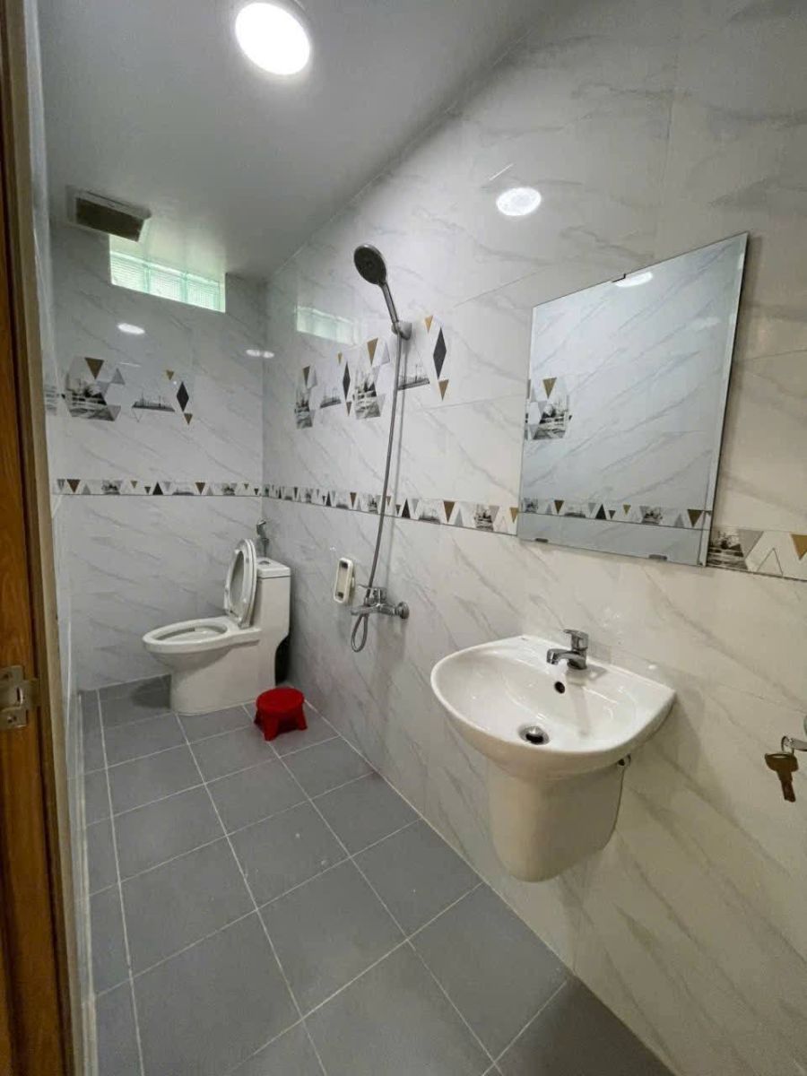 🏠 CHỦ GỬI BÁN NHÀ 1 TRỆT 2 LẦU HƯỚNG ĐÔNG NAM, GIÁP QL1K – ĐÔNG HÒA