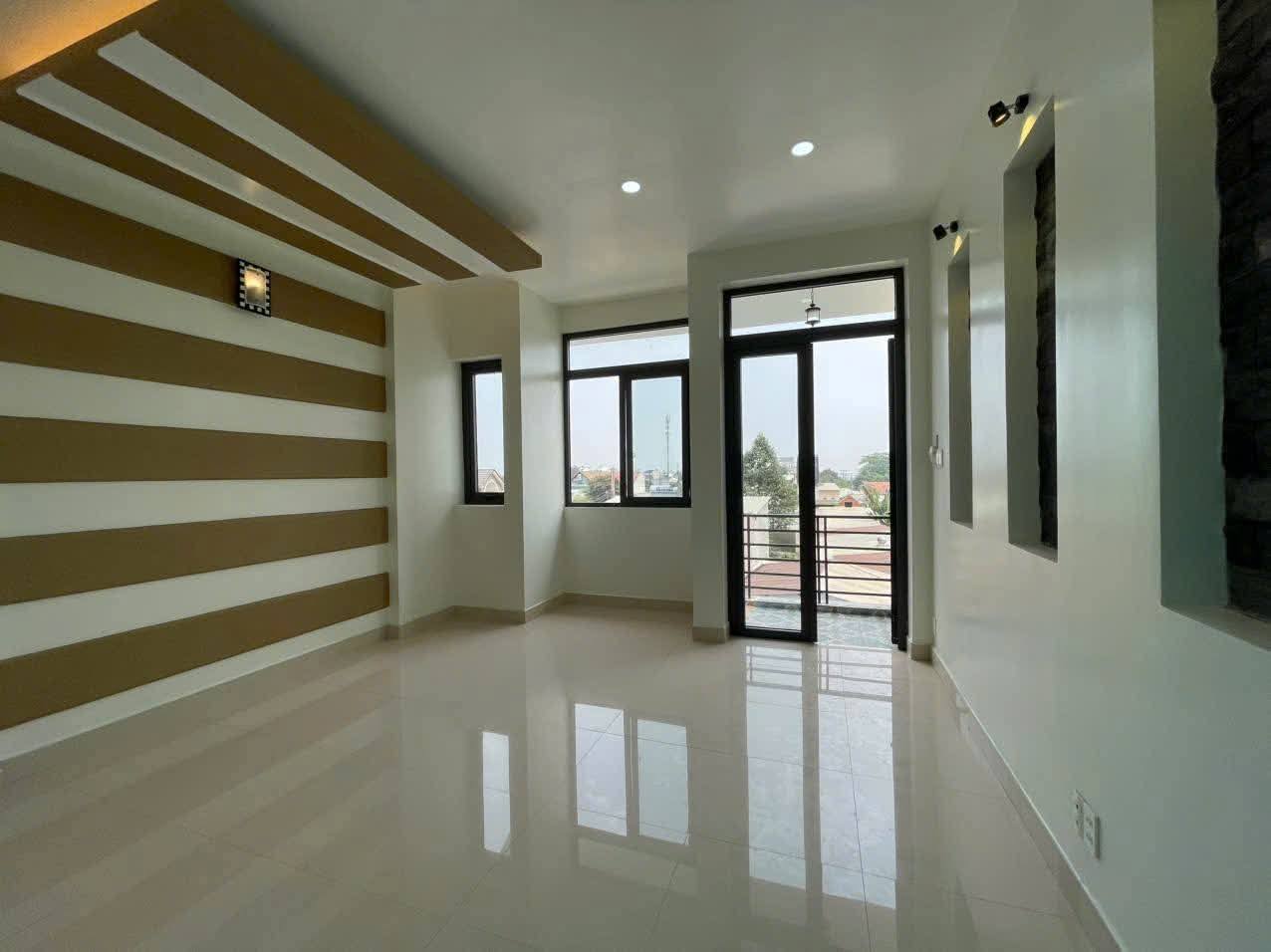 🏠 CHỦ GỬI BÁN NHÀ 1 TRỆT 2 LẦU HƯỚNG ĐÔNG NAM, GIÁP QL1K – ĐÔNG HÒA