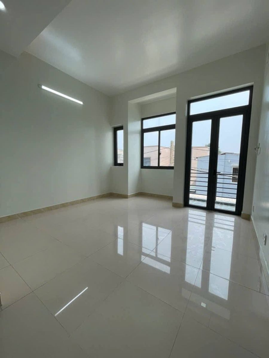 🏠 CHỦ GỬI BÁN NHÀ 1 TRỆT 2 LẦU HƯỚNG ĐÔNG NAM, GIÁP QL1K – ĐÔNG HÒA