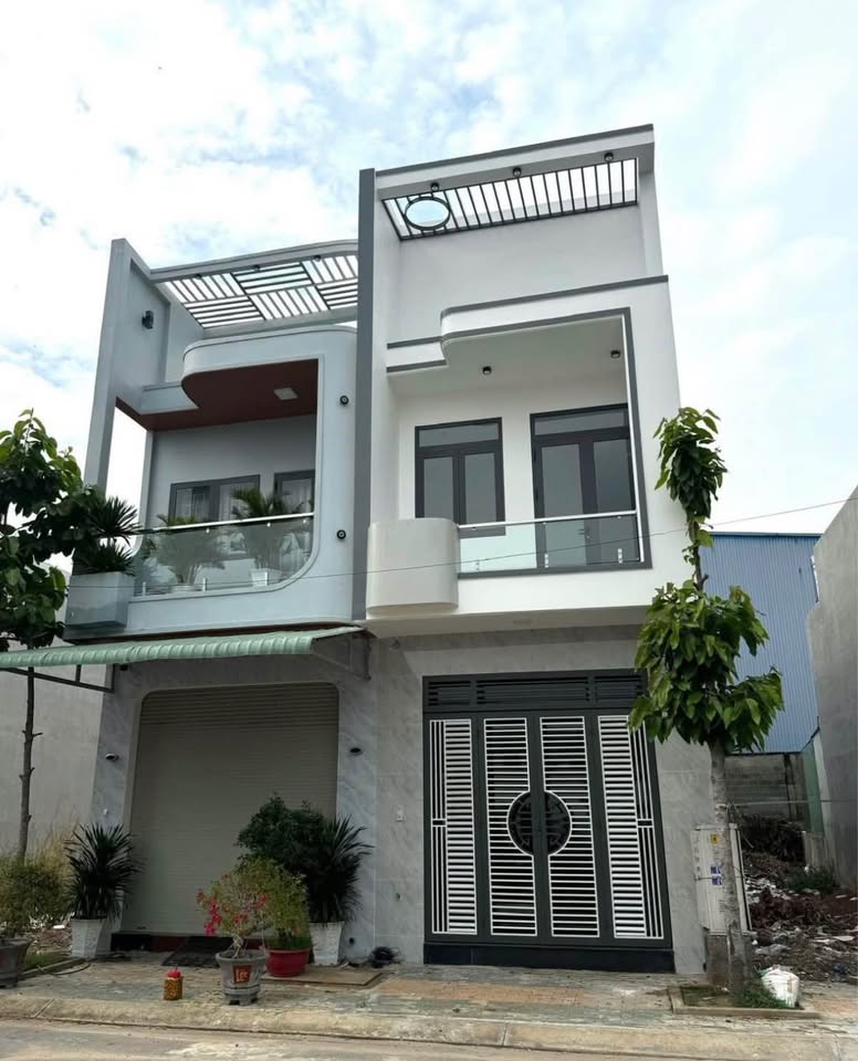 Nhà 1 trệt 1 lầu – Tân Hiệp, TPHCM – 3PN – 2,2 tỷ