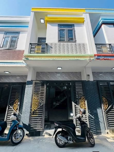 Nhà phố 1 trệt 1 lầu full thổ cư, gần Miếu Ông Cù - Nhà Đẹp Đất Tốt