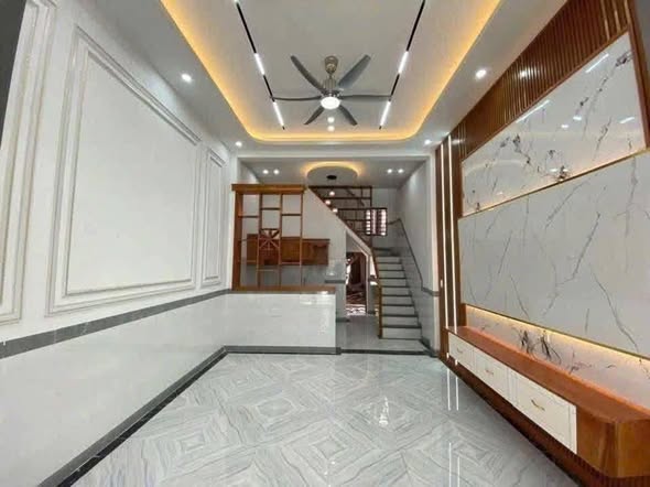 Nhà phố 1 trệt 1 lầu full thổ cư, gần Miếu Ông Cù - Nhà Đẹp Đất Tốt