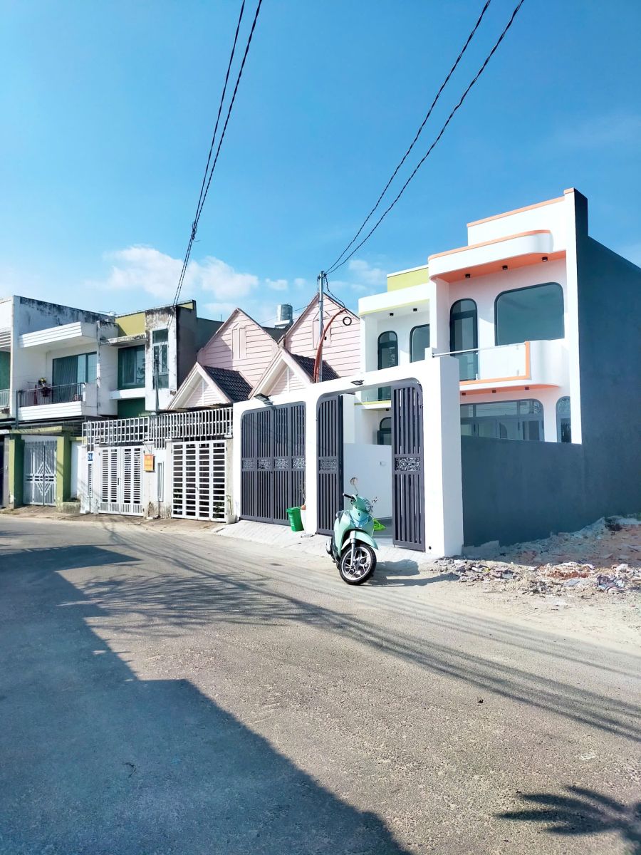 💥 Nhà 1 Trệt 1 Lầu Mặt Tiền DX143 – Ô Tô Vào Nhà – Giá Chỉ 2,85 Tỷ – Tương Bình Hiệp, TDM