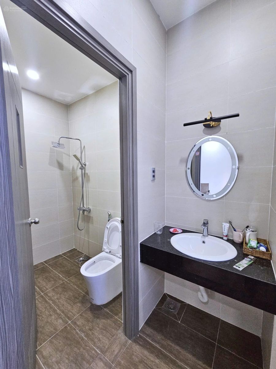 Cho thuê nhà 7 phòng ngủ, giáp Thủ Đức, Quận 12