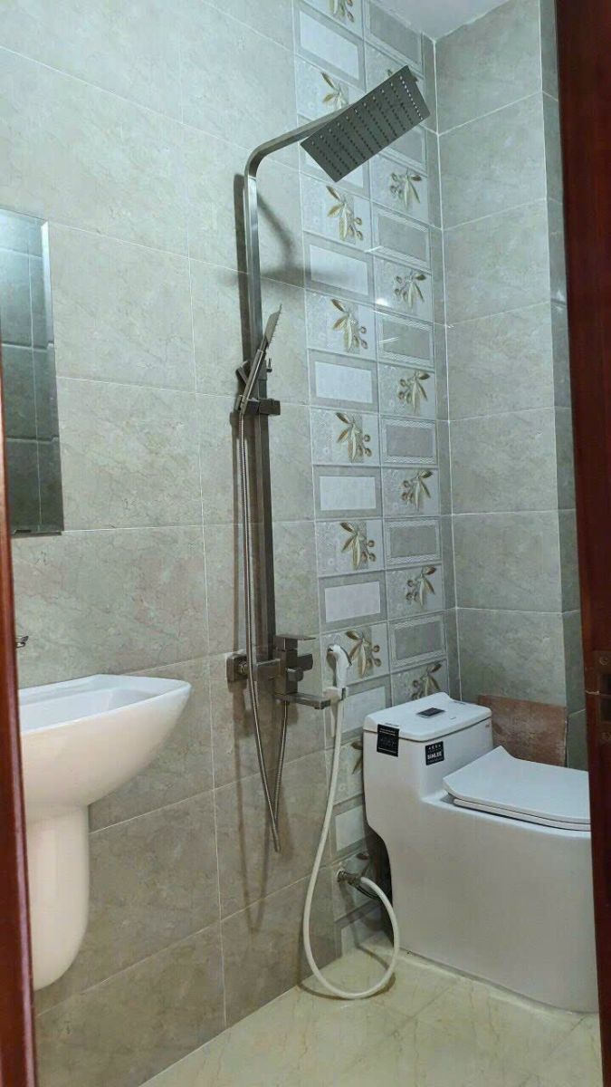 🏠 NHÀ BÁN TRỤC CHÍNH LỘ 6M – CÁCH MT TRẦN NAM PHÚ 15M – 1 TRỆT 2 LẦU – TẶNG NỘI THẤT 🏠