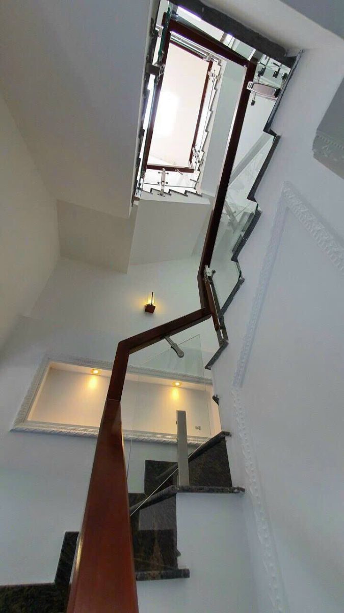🏠 NHÀ BÁN TRỤC CHÍNH LỘ 6M – CÁCH MT TRẦN NAM PHÚ 15M – 1 TRỆT 2 LẦU – TẶNG NỘI THẤT 🏠