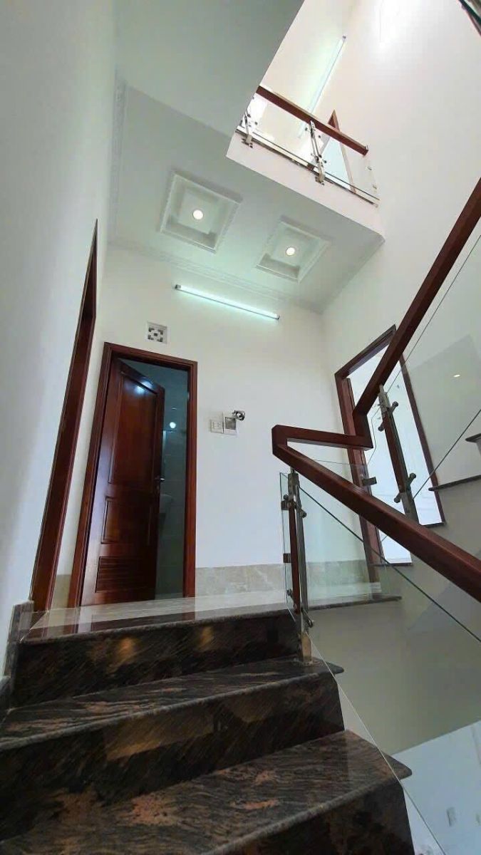🏠 NHÀ BÁN TRỤC CHÍNH LỘ 6M – CÁCH MT TRẦN NAM PHÚ 15M – 1 TRỆT 2 LẦU – TẶNG NỘI THẤT 🏠