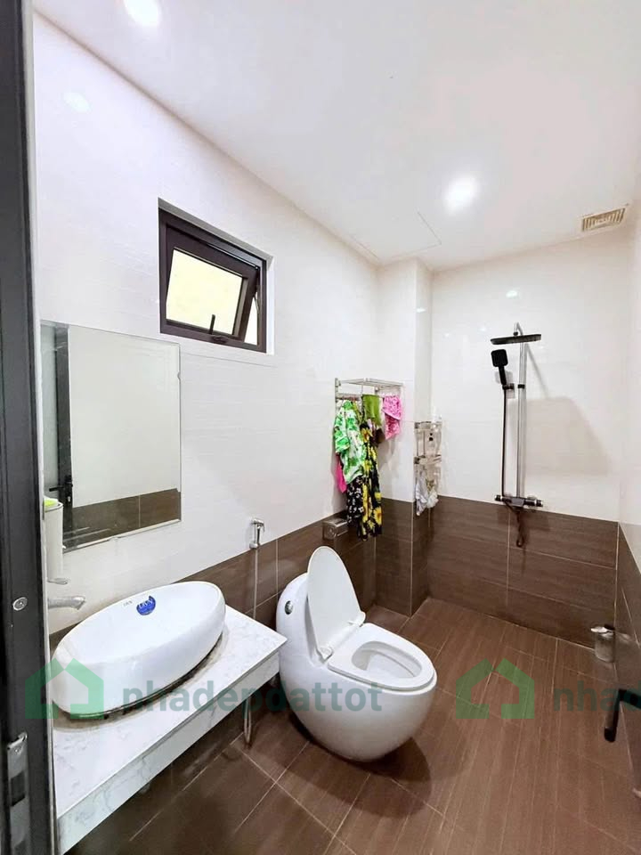 BÁN NHÀ 3 TẦNG HƯỚNG ĐÔNG NAM – FULL NỘI THẤT – GẦN CÔNG VIÊN 29/3 – HÒA XUÂN