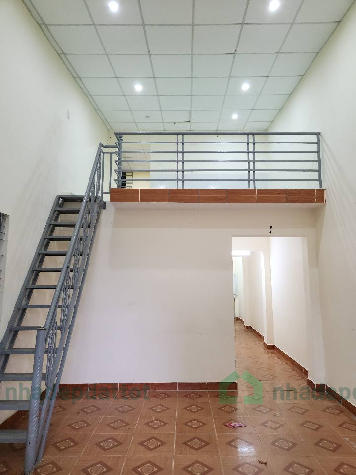 CĂN NHÀ CẤP 4 GÁC LỬNG ĐÚC – 2 MẶT KIỆT TÔ HIỆU