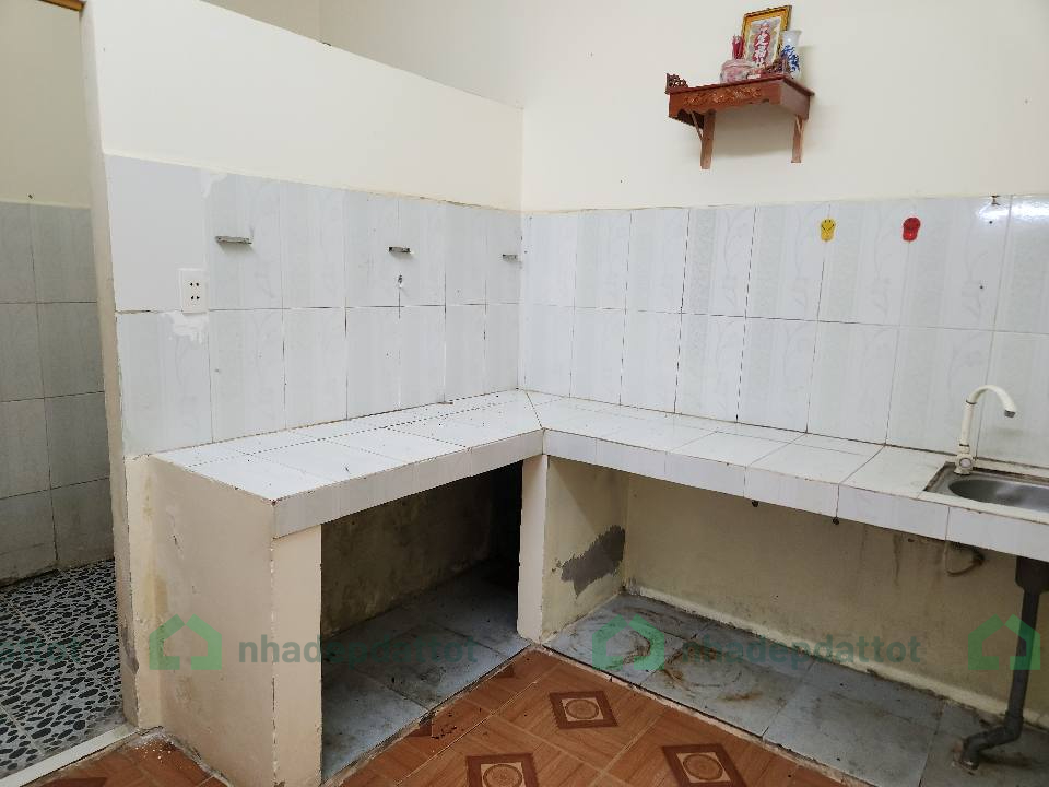 CĂN NHÀ CẤP 4 GÁC LỬNG ĐÚC – 2 MẶT KIỆT TÔ HIỆU