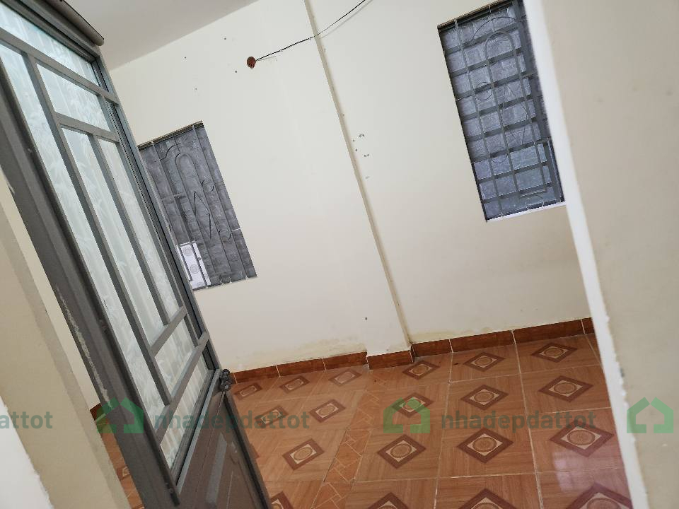 CĂN NHÀ CẤP 4 GÁC LỬNG ĐÚC – 2 MẶT KIỆT TÔ HIỆU