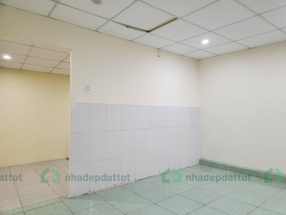 CĂN NHÀ CẤP 4 GÁC LỬNG ĐÚC – 2 MẶT KIỆT TÔ HIỆU