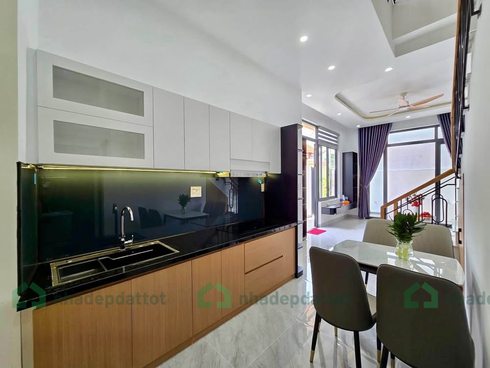 BÁN NHÀ 3 TẦNG MỚI XÂY - FULL NỘI THẤT – KIỆT 168 TÔ HIỆU