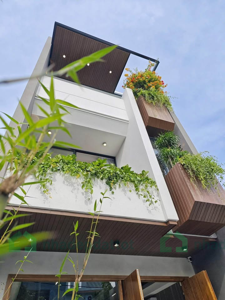 BÁN NHÀ 3 TẦNG THIẾT KẾ HIỆN ĐẠI – KHU ĐÔ THỊ HOÀ XUÂN