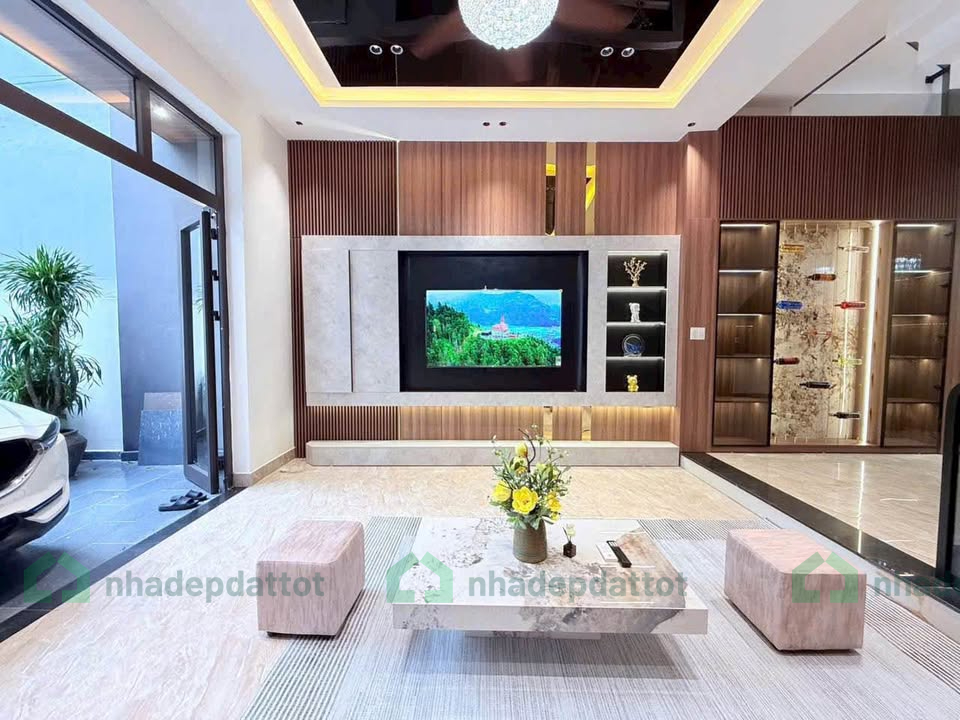 NHÀ ĐẸP 3 TẦNG – FULL NỘI THẤT LUXURY – TRẦN KIM XUYẾN, HÒA XUÂN, ĐÀ NẴNG