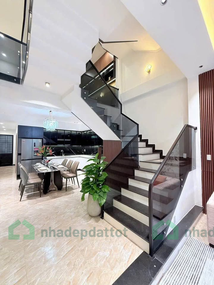 NHÀ ĐẸP 3 TẦNG – FULL NỘI THẤT LUXURY – TRẦN KIM XUYẾN, HÒA XUÂN, ĐÀ NẴNG