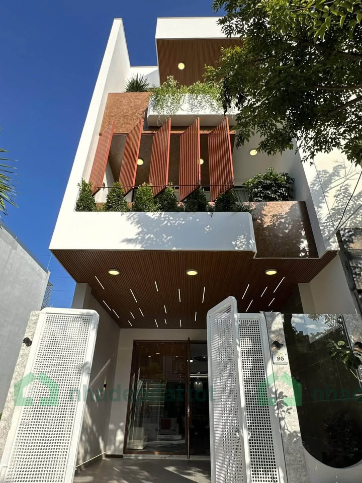BÁN NHÀ 3 TẦNG ĐẸP – HÒA XUÂN – CẨM LỆ – ĐÀ NẴNG