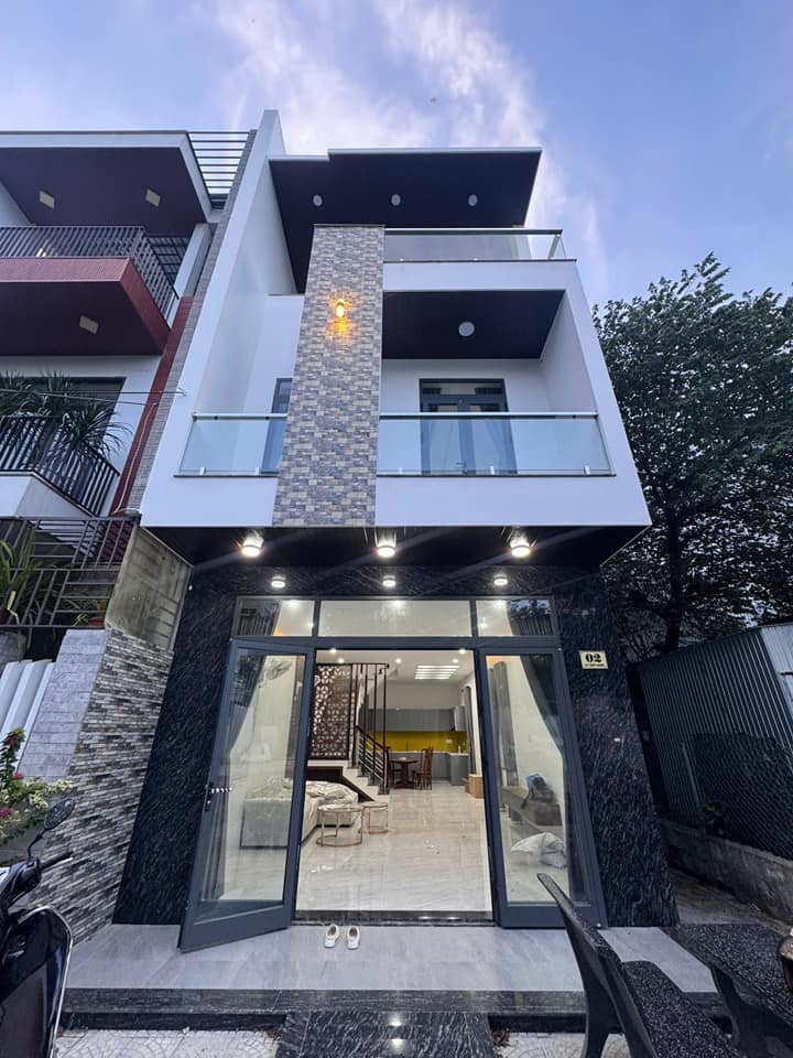 Bán nhà 3 tầng kẹp cống – Lê Thiết Hùng, Hoà Xuân, Đà Nẵng – 100m² – 7,69 tỷ TL