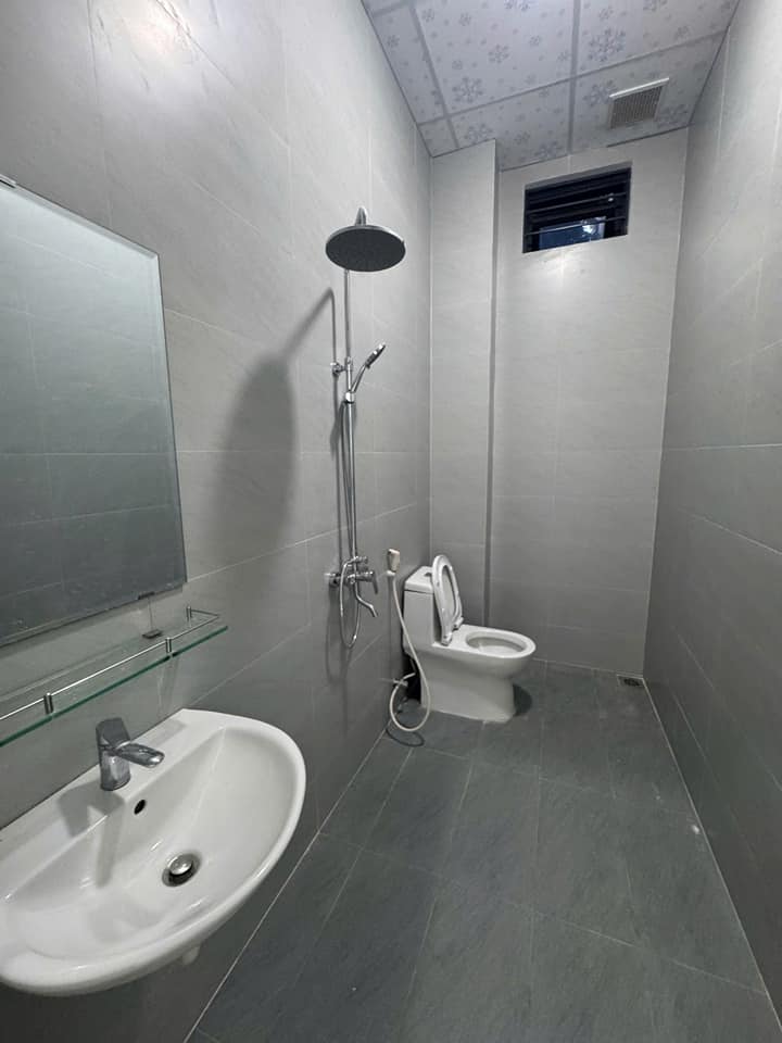 Bán nhà 3 tầng kẹp cống – Lê Thiết Hùng, Hoà Xuân, Đà Nẵng – 100m² – 7,69 tỷ TL