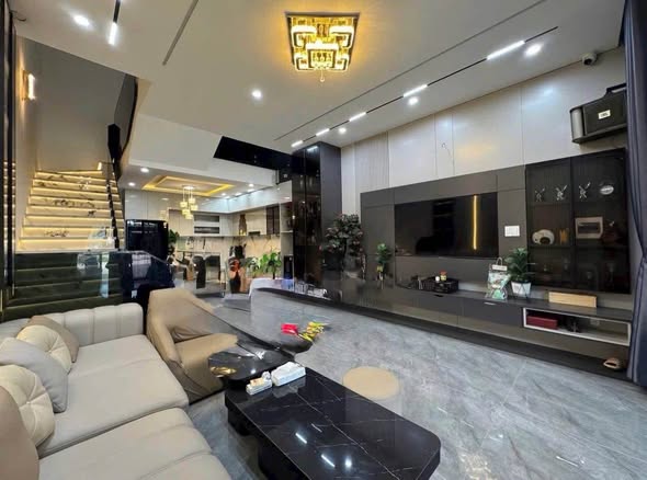SIÊU PHẨM CÓ 102 – NHÀ 3 TẦNG ĐẸP LONG LANH - CHỦ TỰ XÂY Ở - ĐẢO 1 HOÀ XUÂN